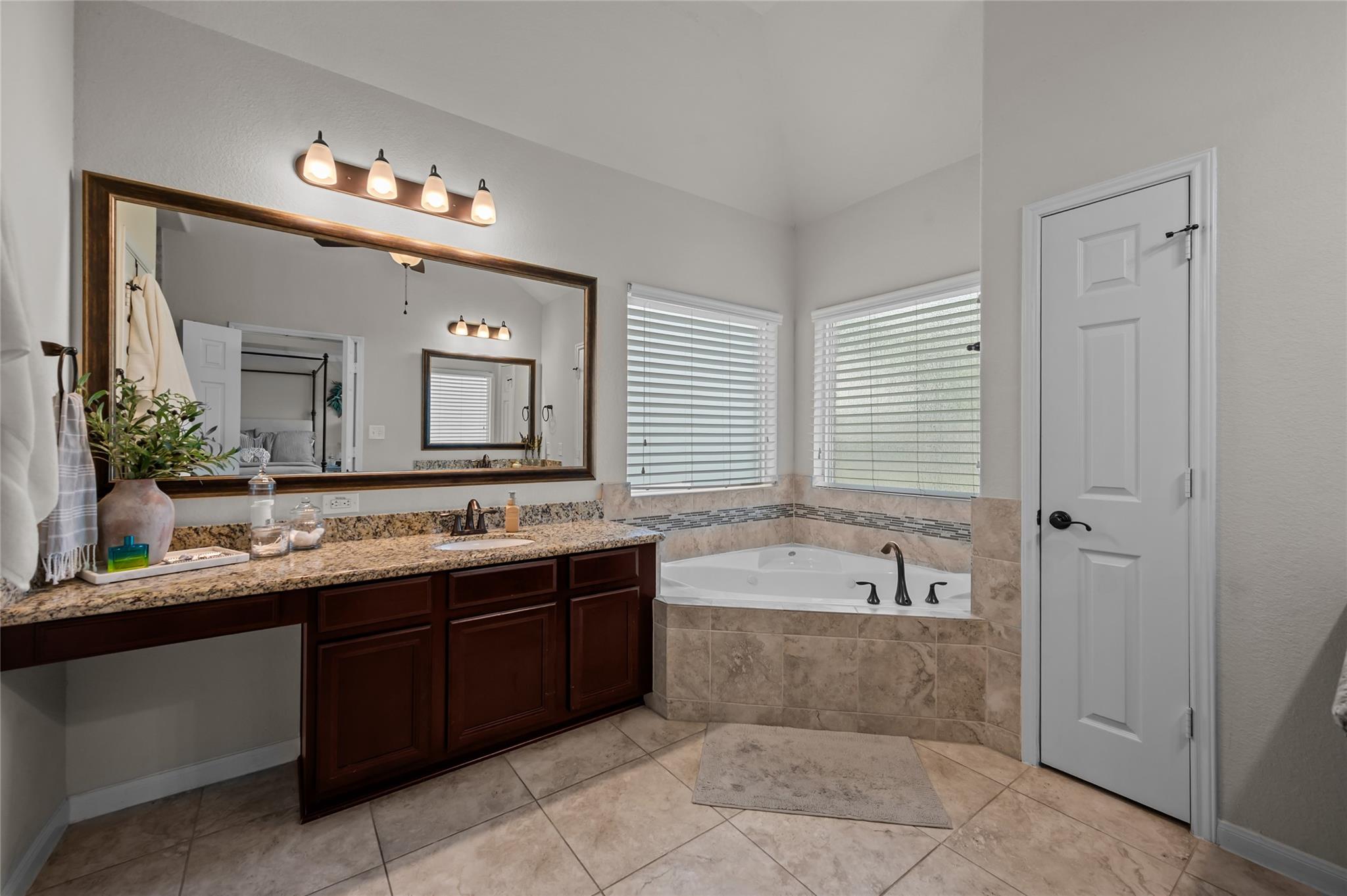 11915 Obsidian Lane