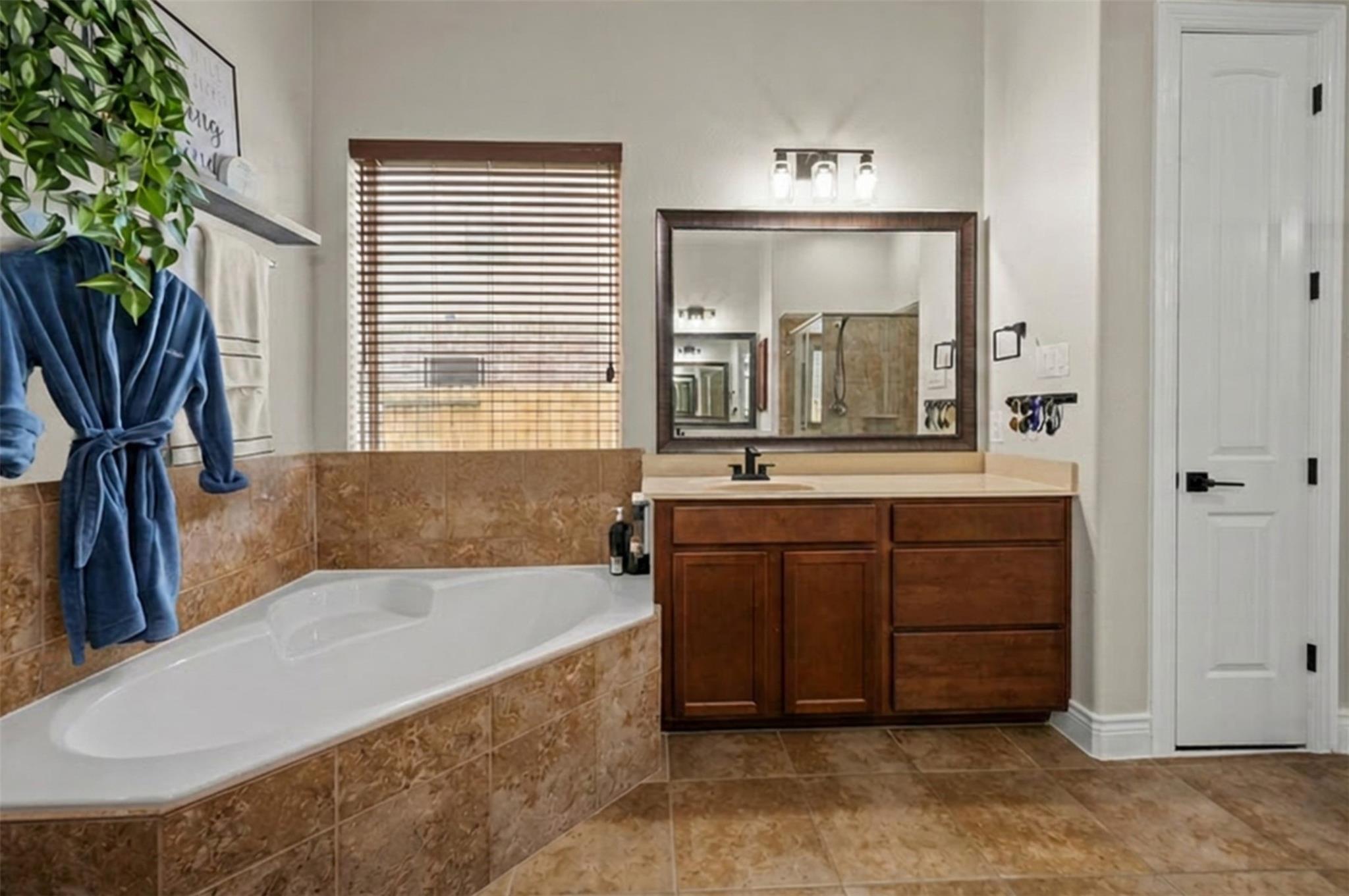 12411 Emerald Lane