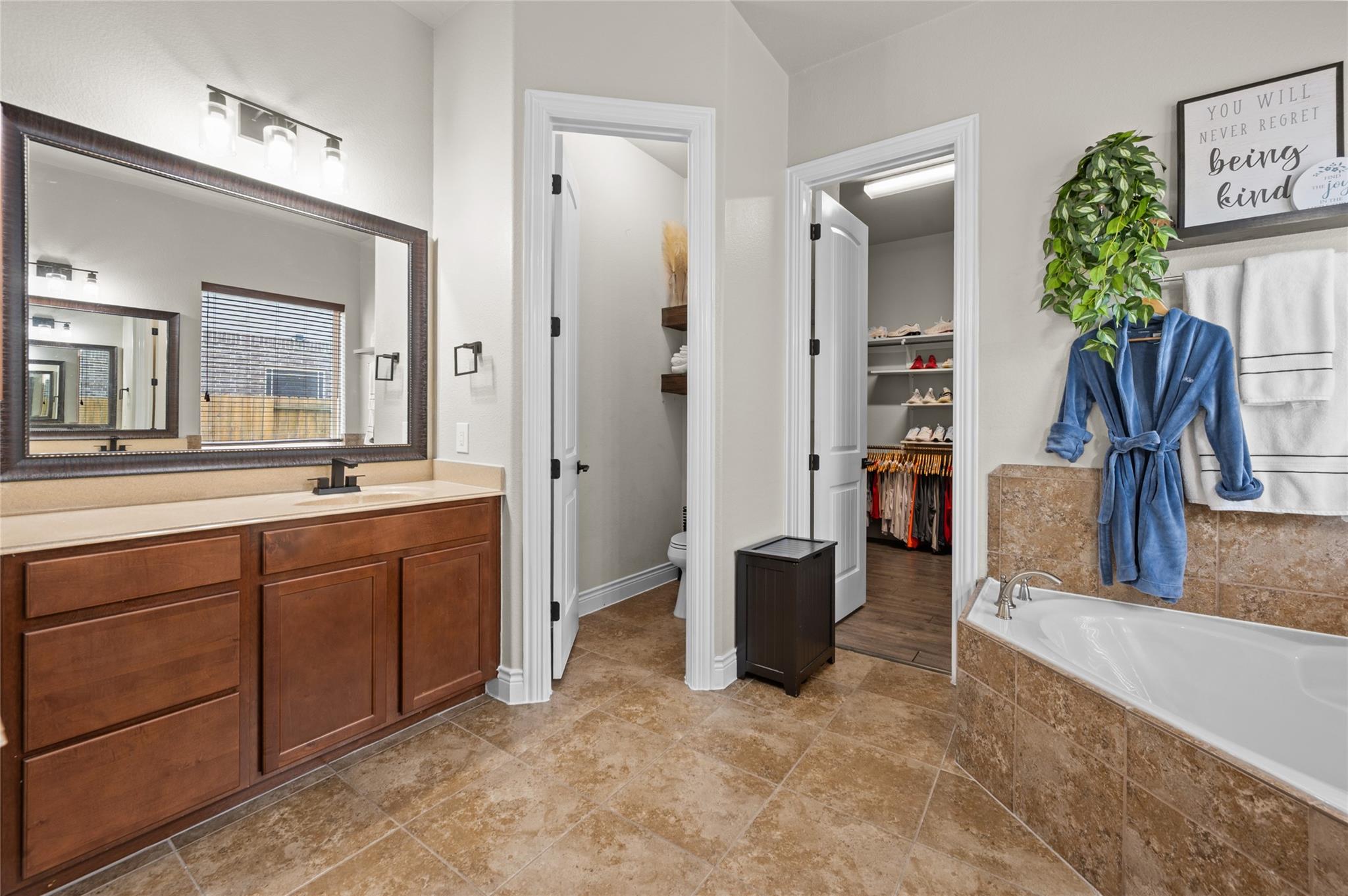12411 Emerald Lane