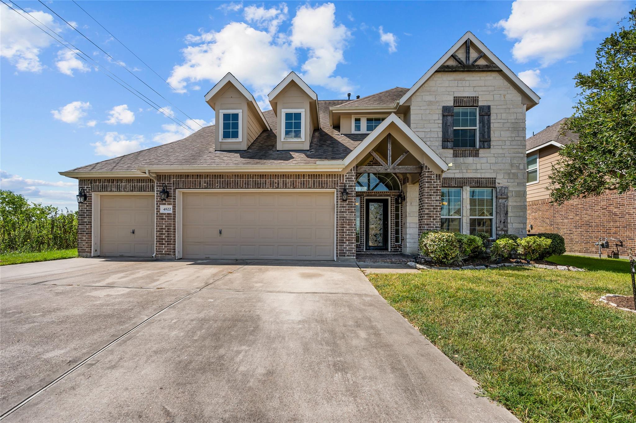 4822 Bay Vista Drive