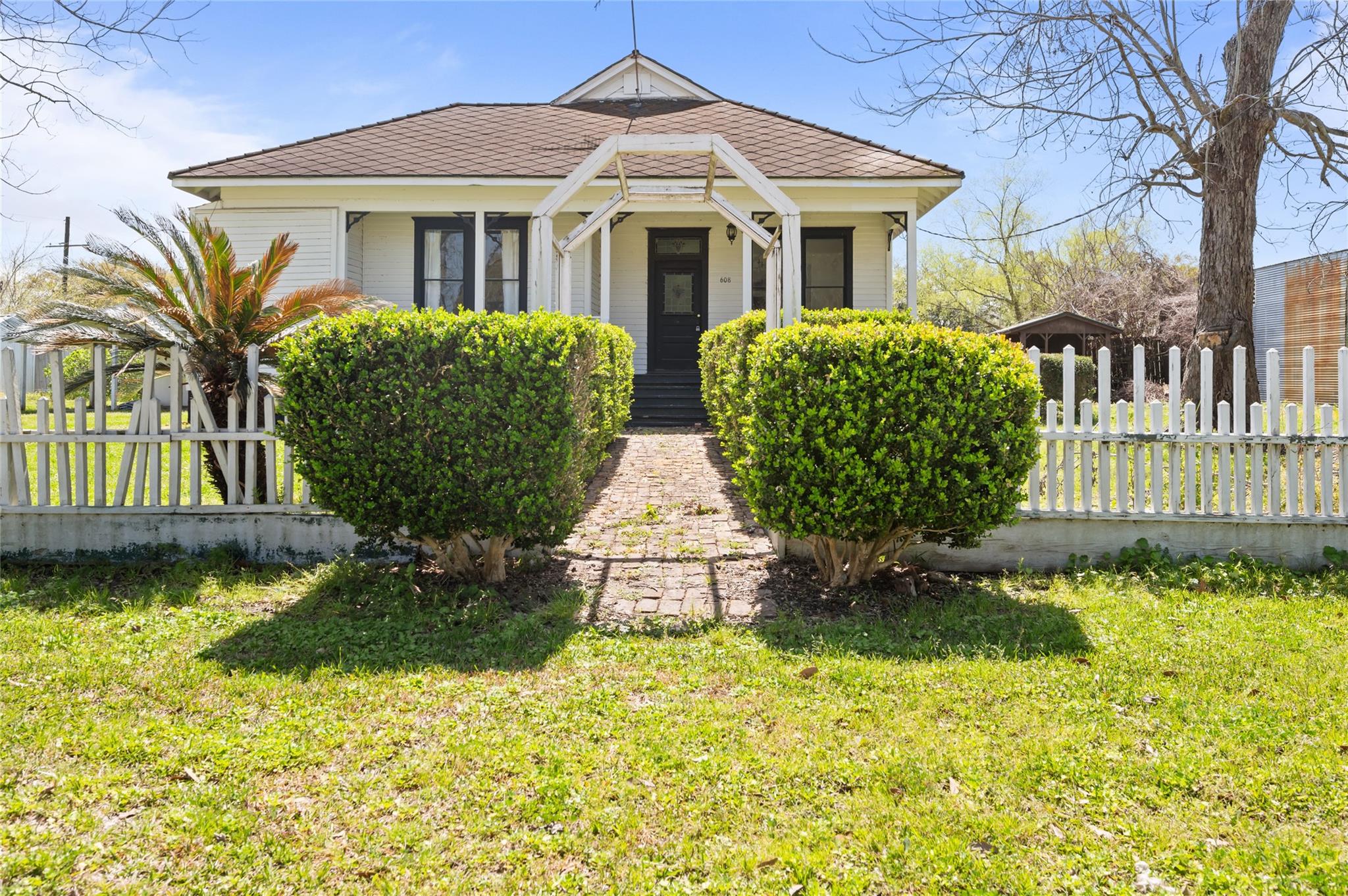 608 Miller Street