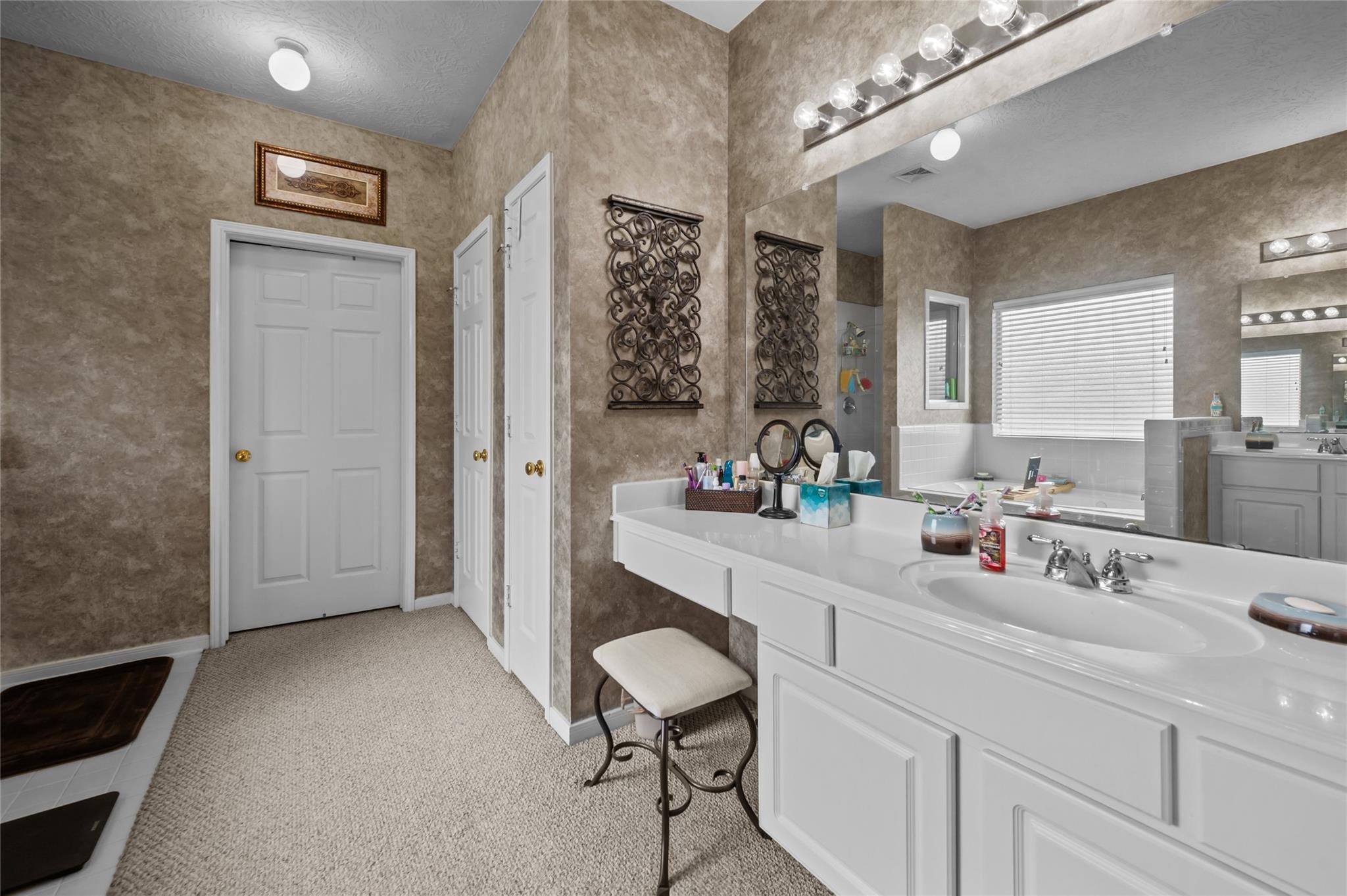 5115 Cove Creek