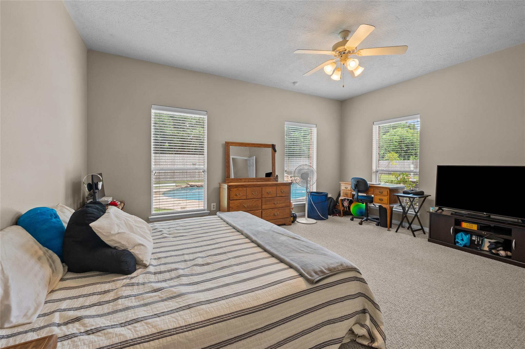 5115 Cove Creek