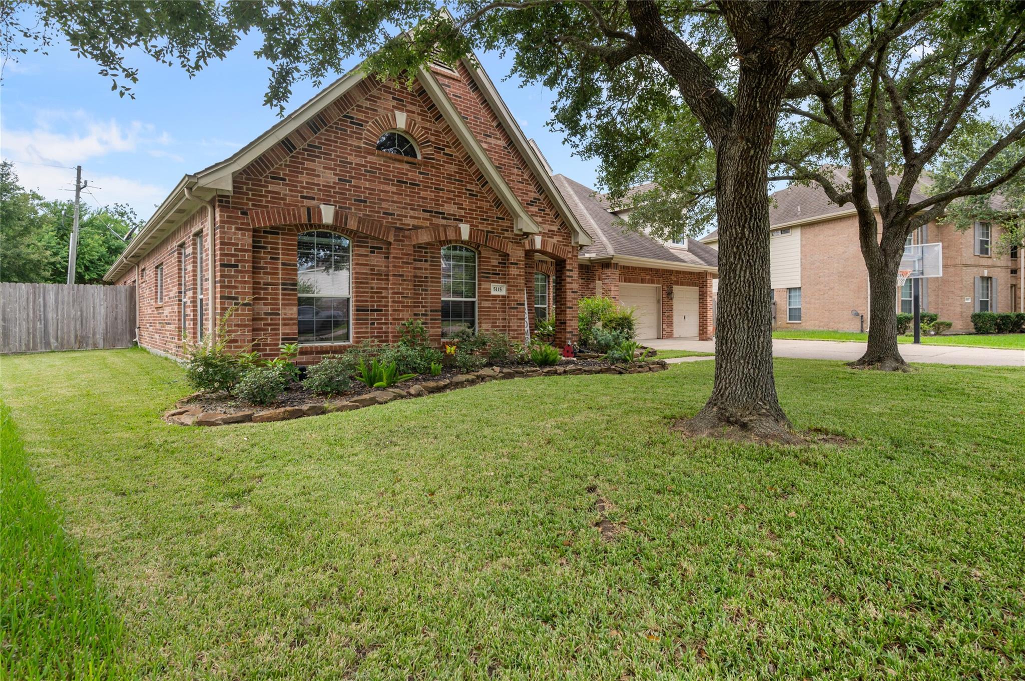 5115 Cove Creek