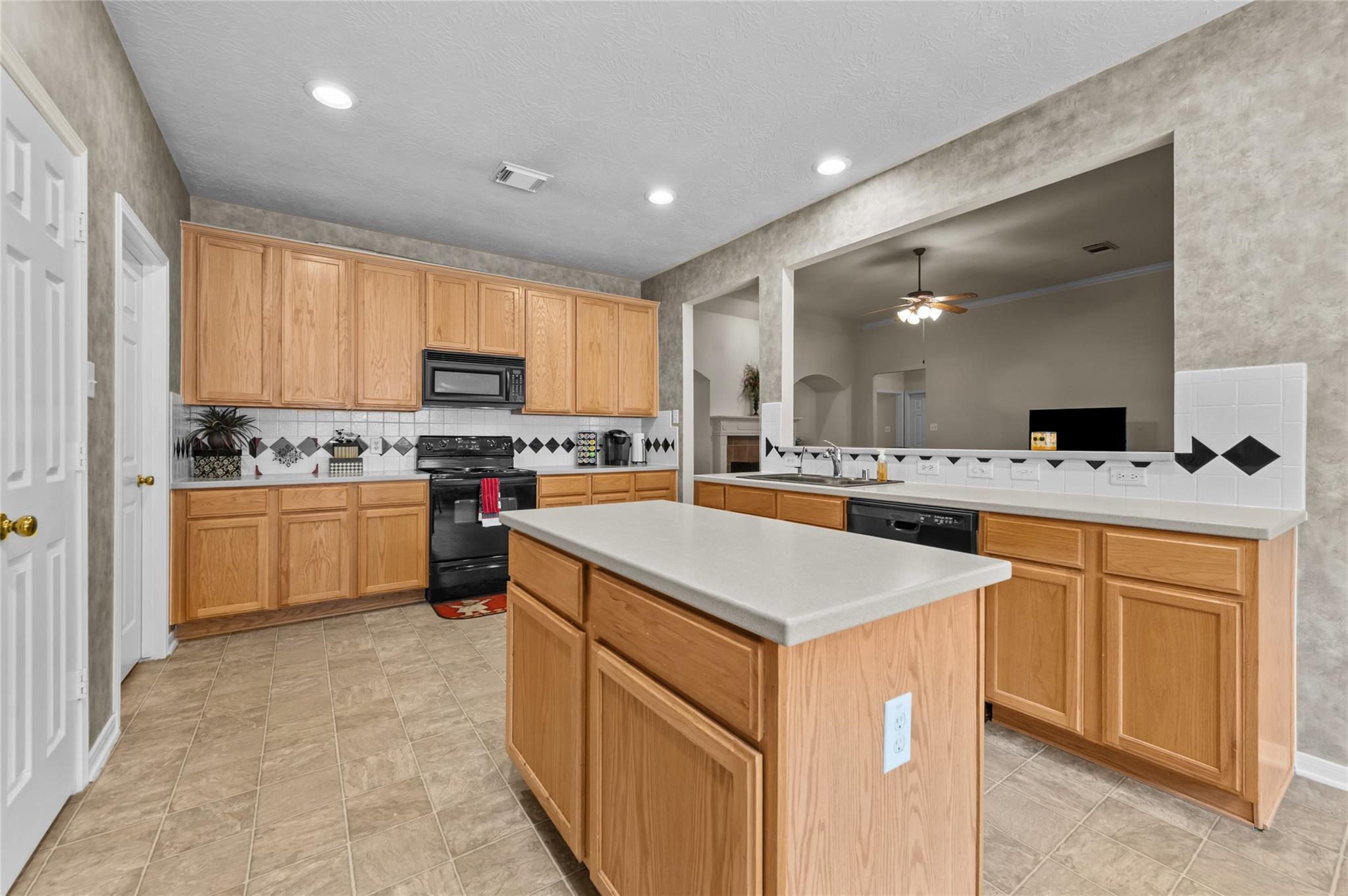 5115 Cove Creek