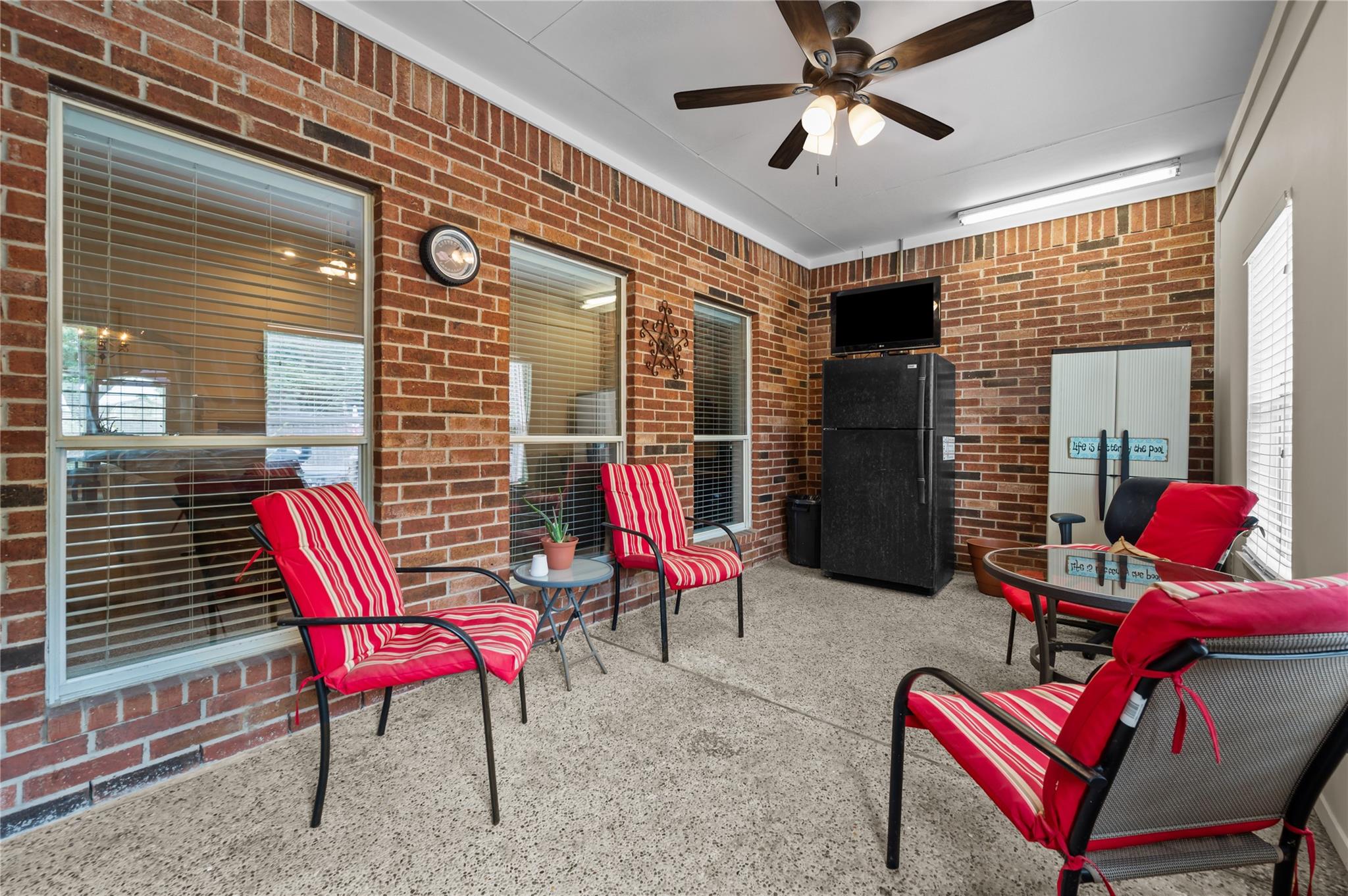 5115 Cove Creek