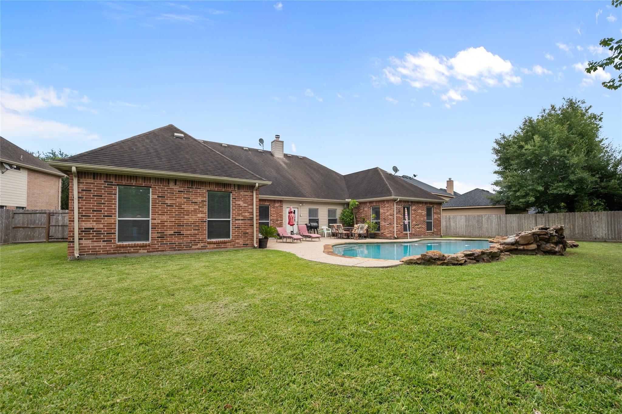 5115 Cove Creek