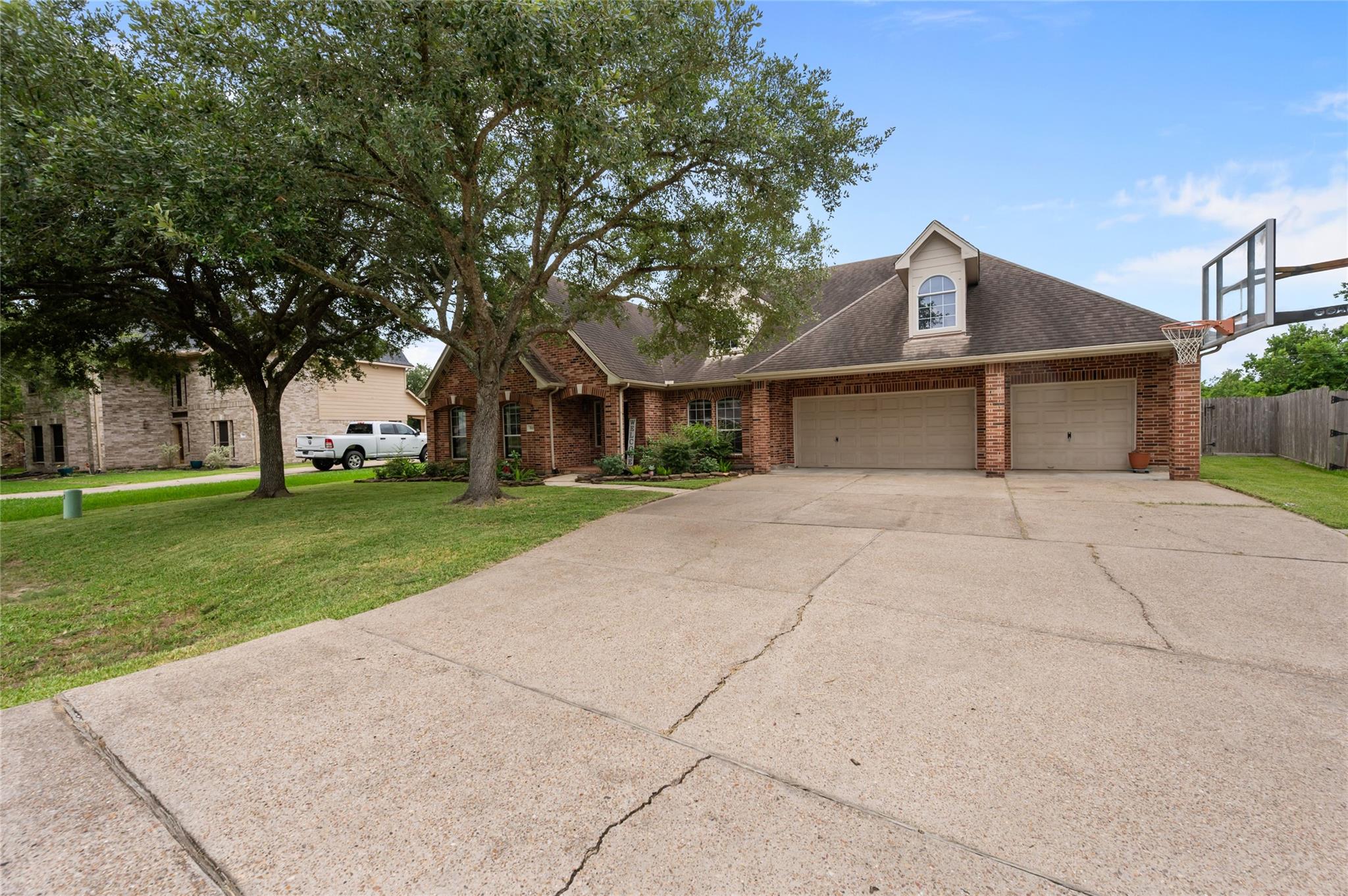 5115 Cove Creek