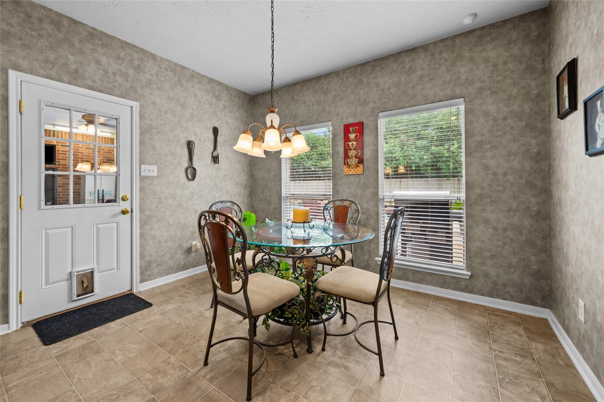 5115 Cove Creek