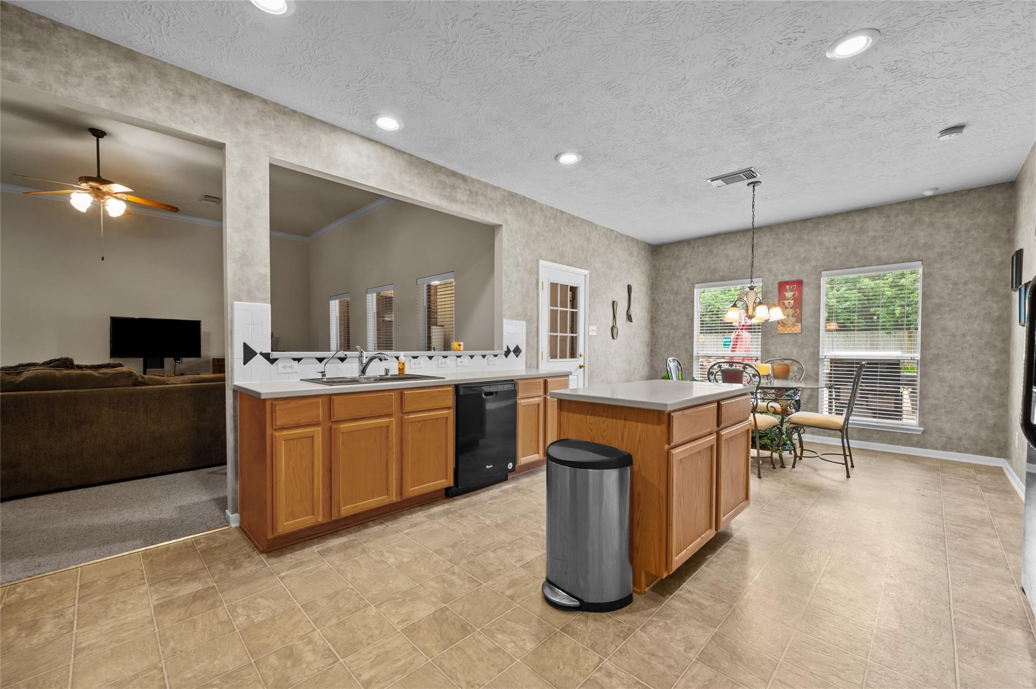 5115 Cove Creek