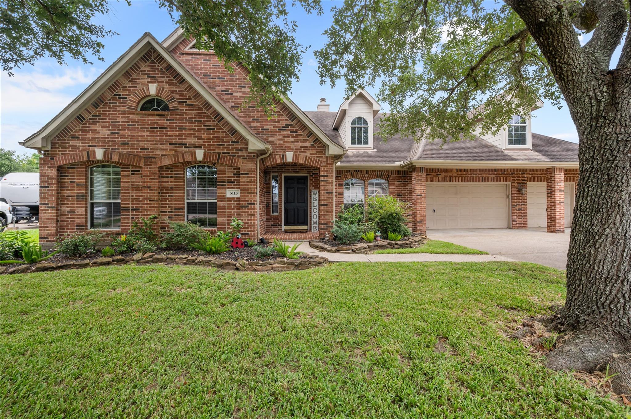 5115 Cove Creek