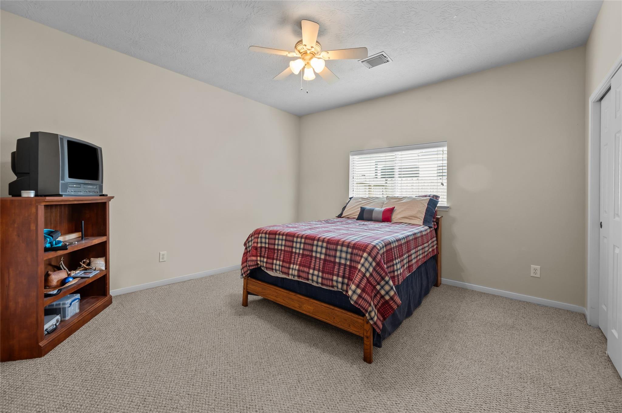 5115 Cove Creek