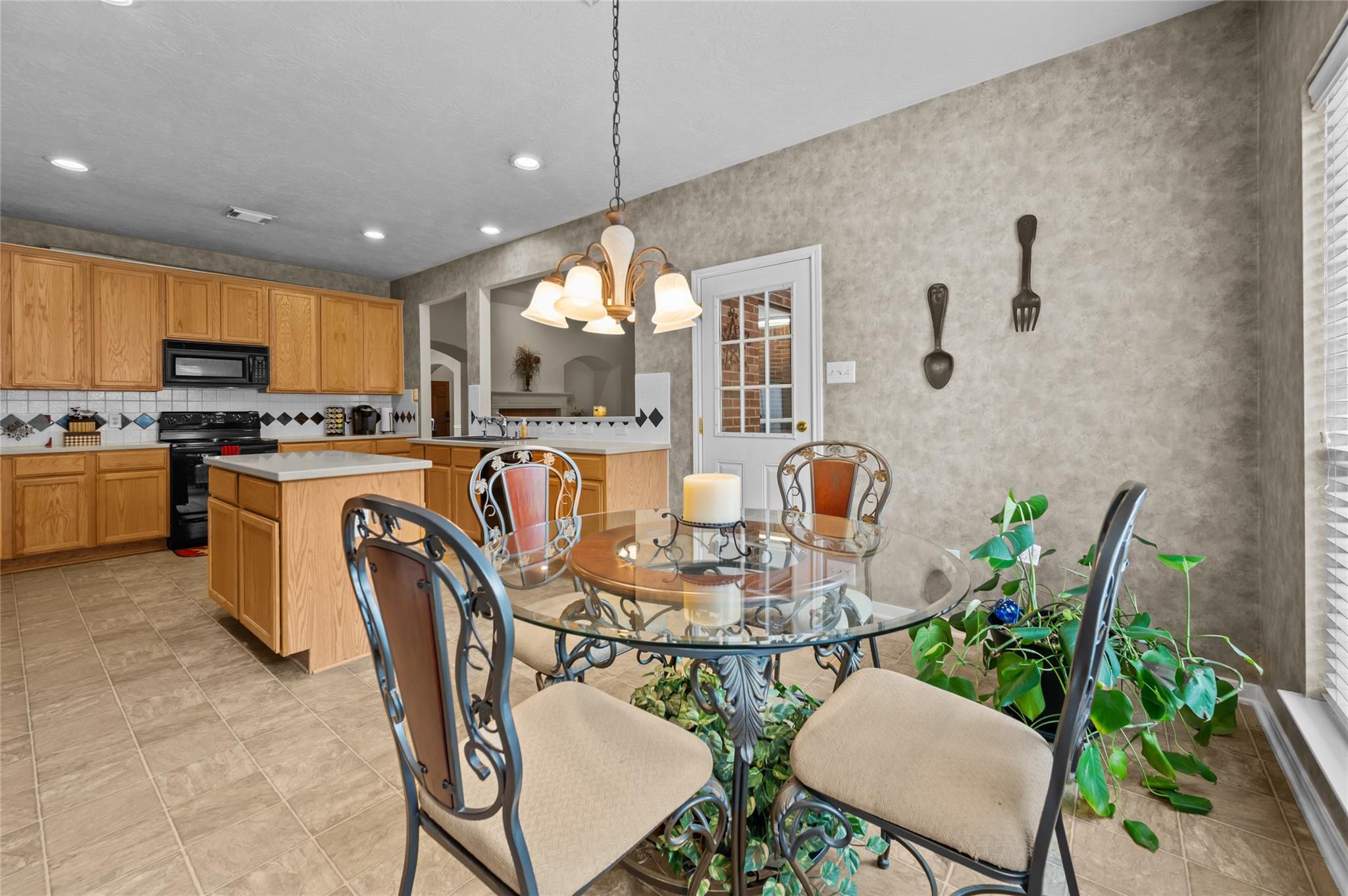 5115 Cove Creek