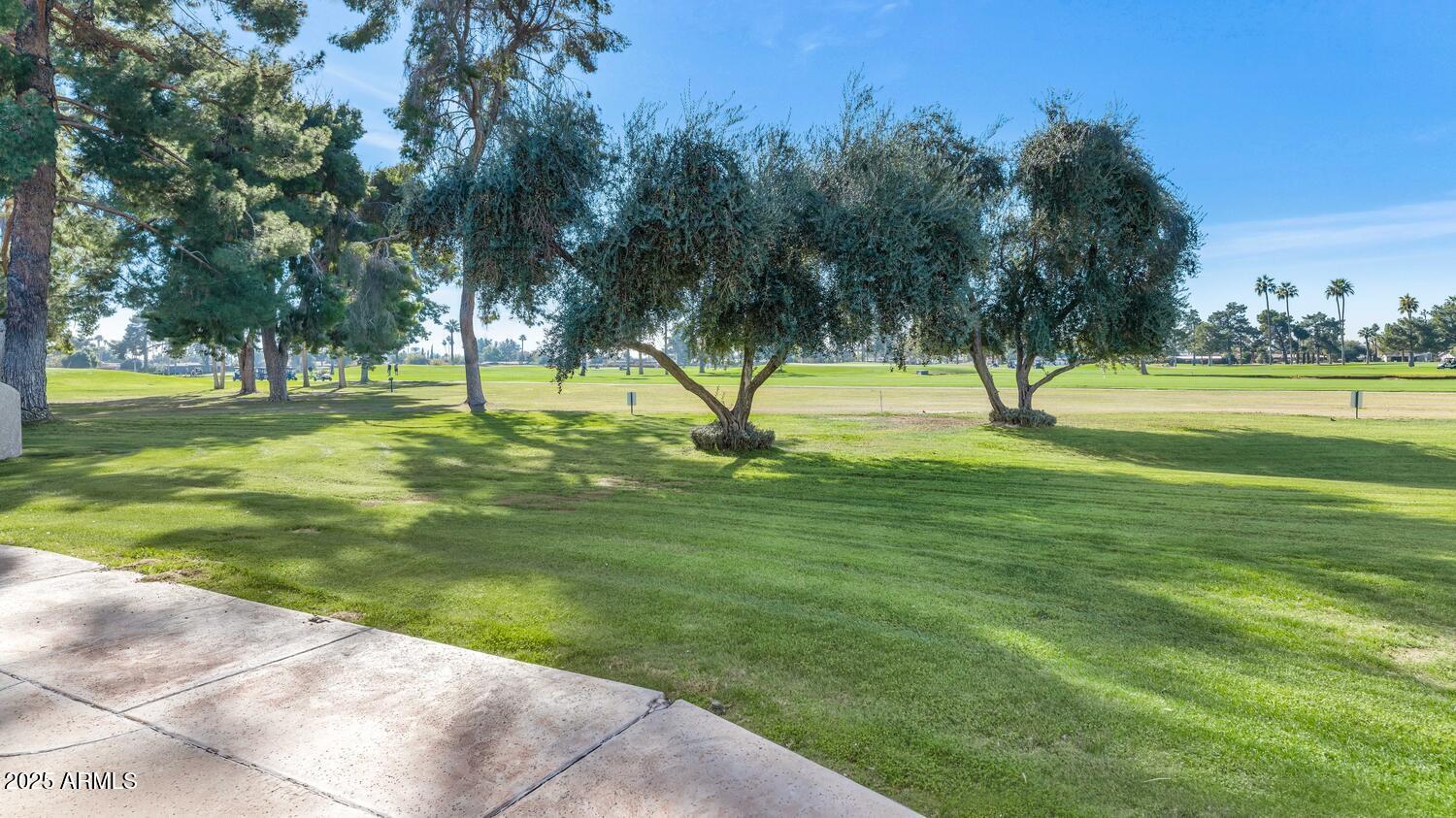 1035 N VISTA VERDE