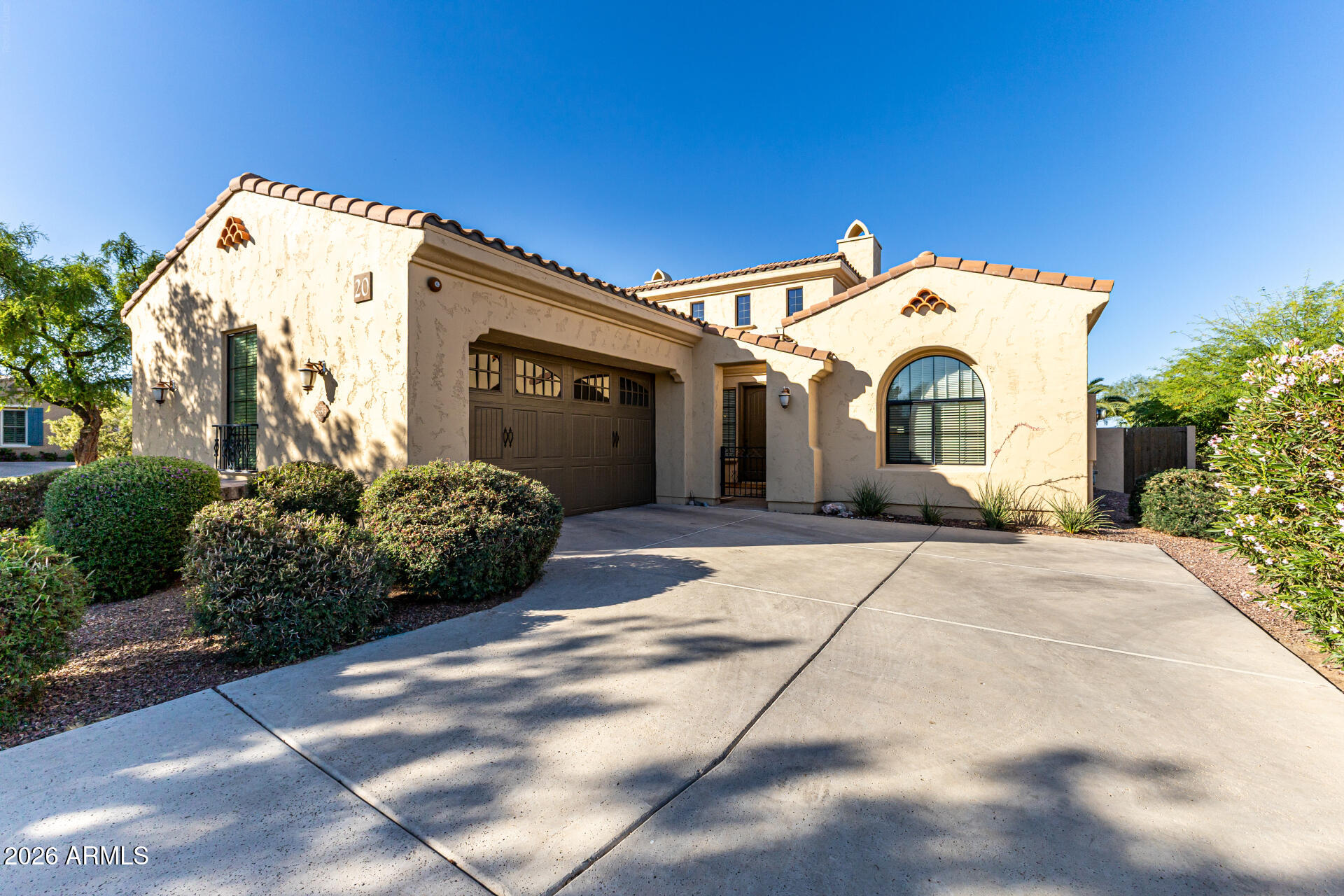 3653 N HOOPER Court