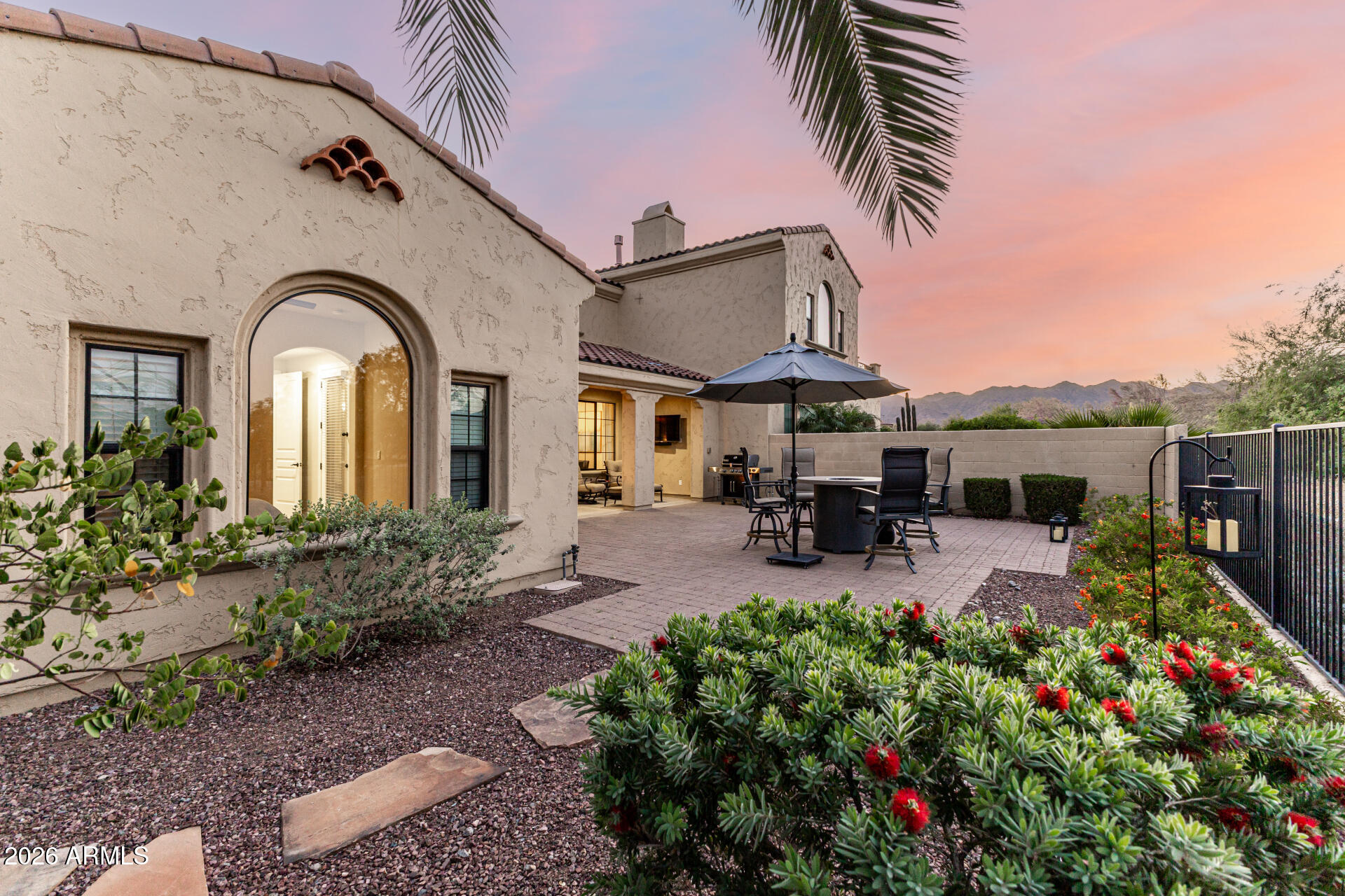 3653 N HOOPER Court
