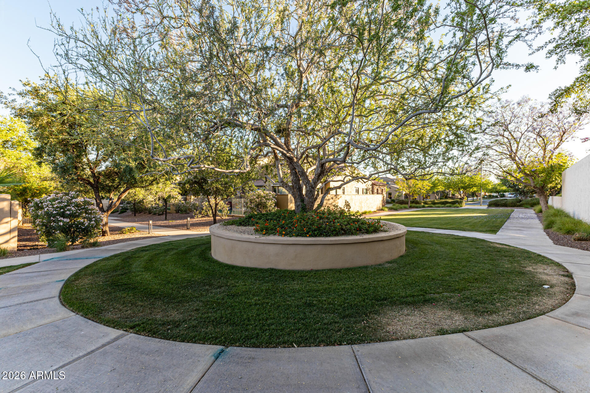 3653 N HOOPER Court