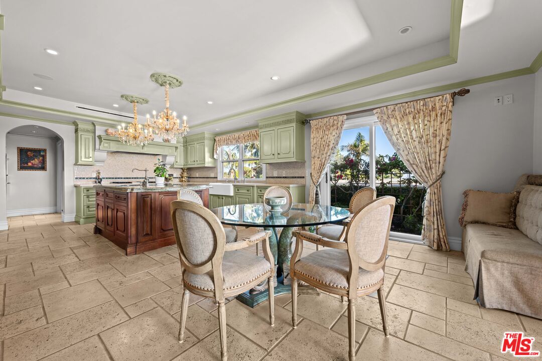 1575 Alexis Pl