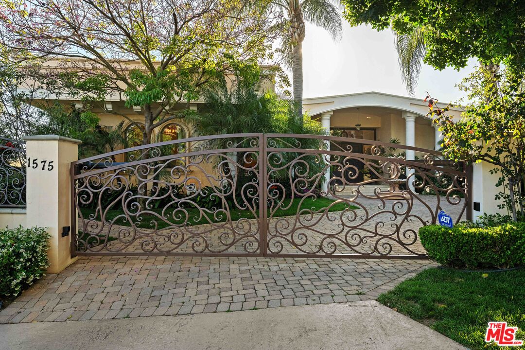 1575 Alexis Pl