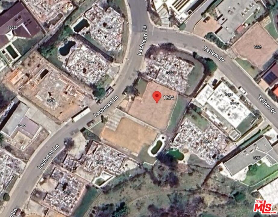 1224 Lachman Ln