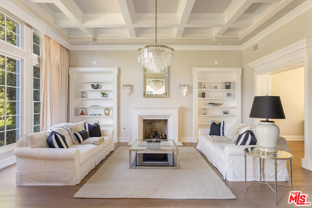 1460 N Doheny Dr
