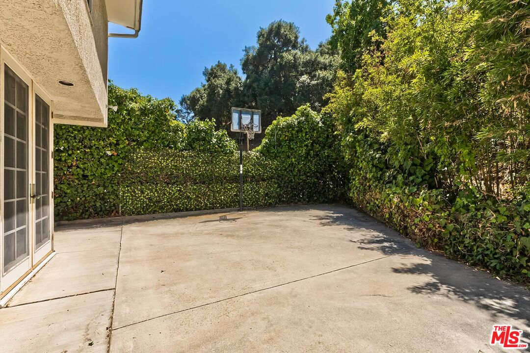 1041 Chantilly Rd