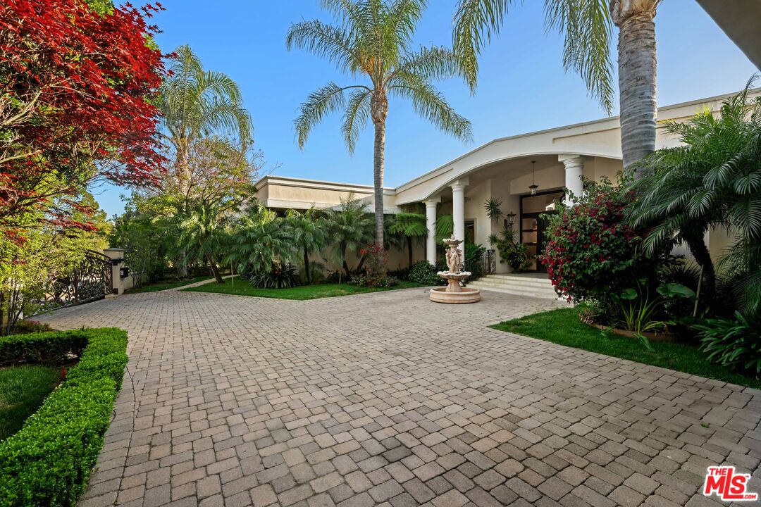 1575 Alexis Pl