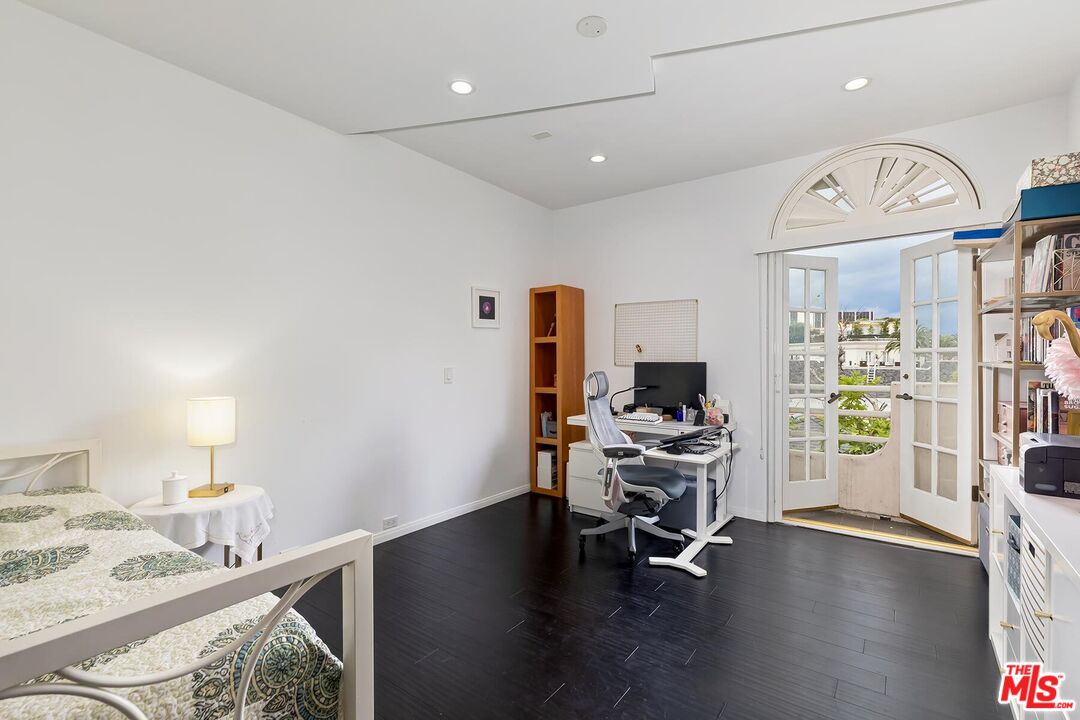 9921 Durant Dr Unit: 2