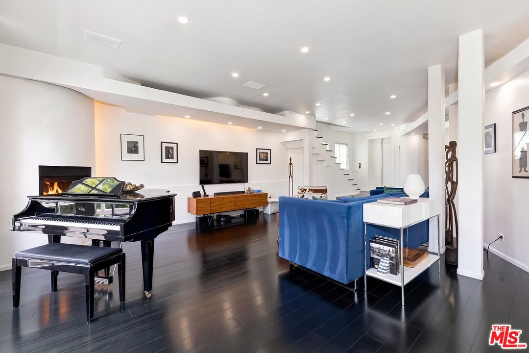9921 Durant Dr Unit: 2