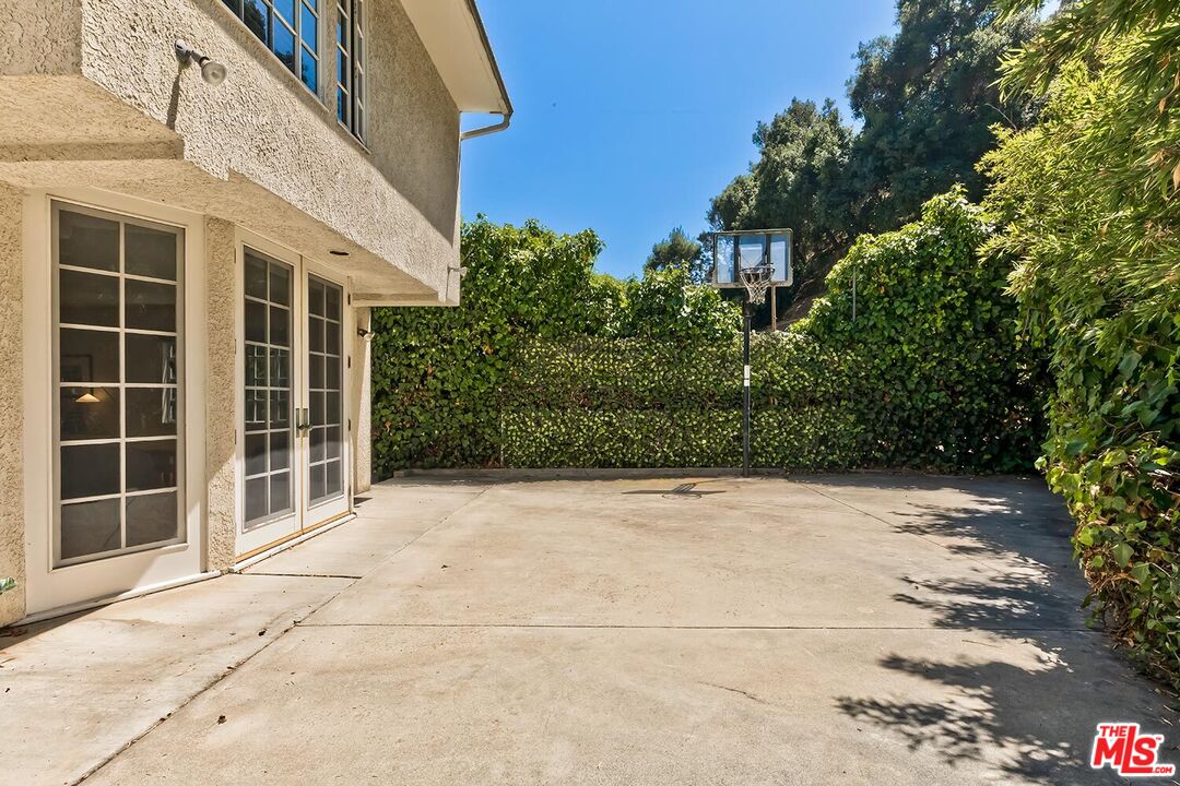 1041 Chantilly Rd