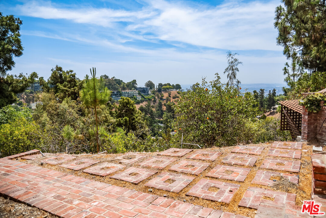 1280 Monte Cielo Dr