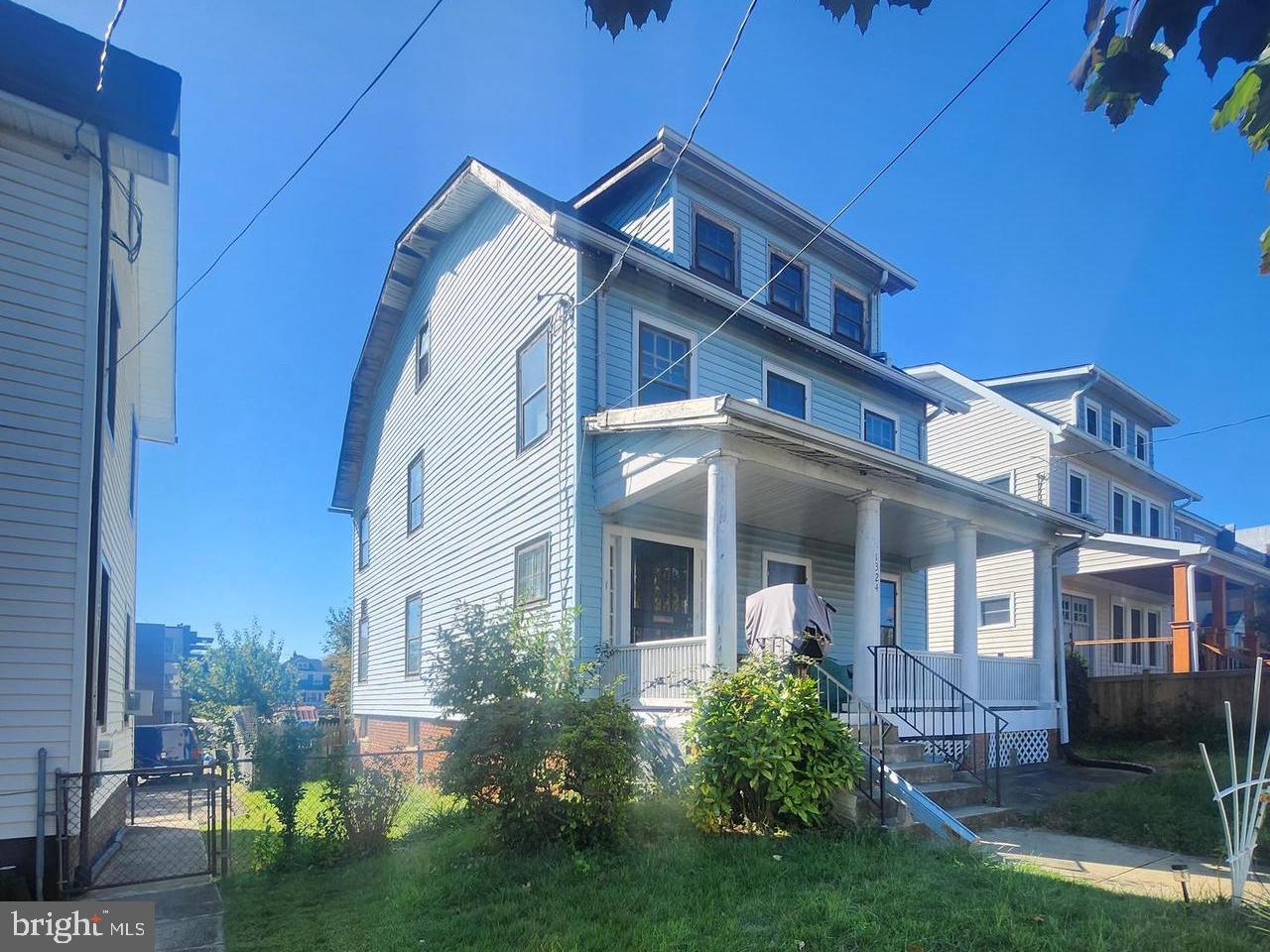 1324 Farragut St NW