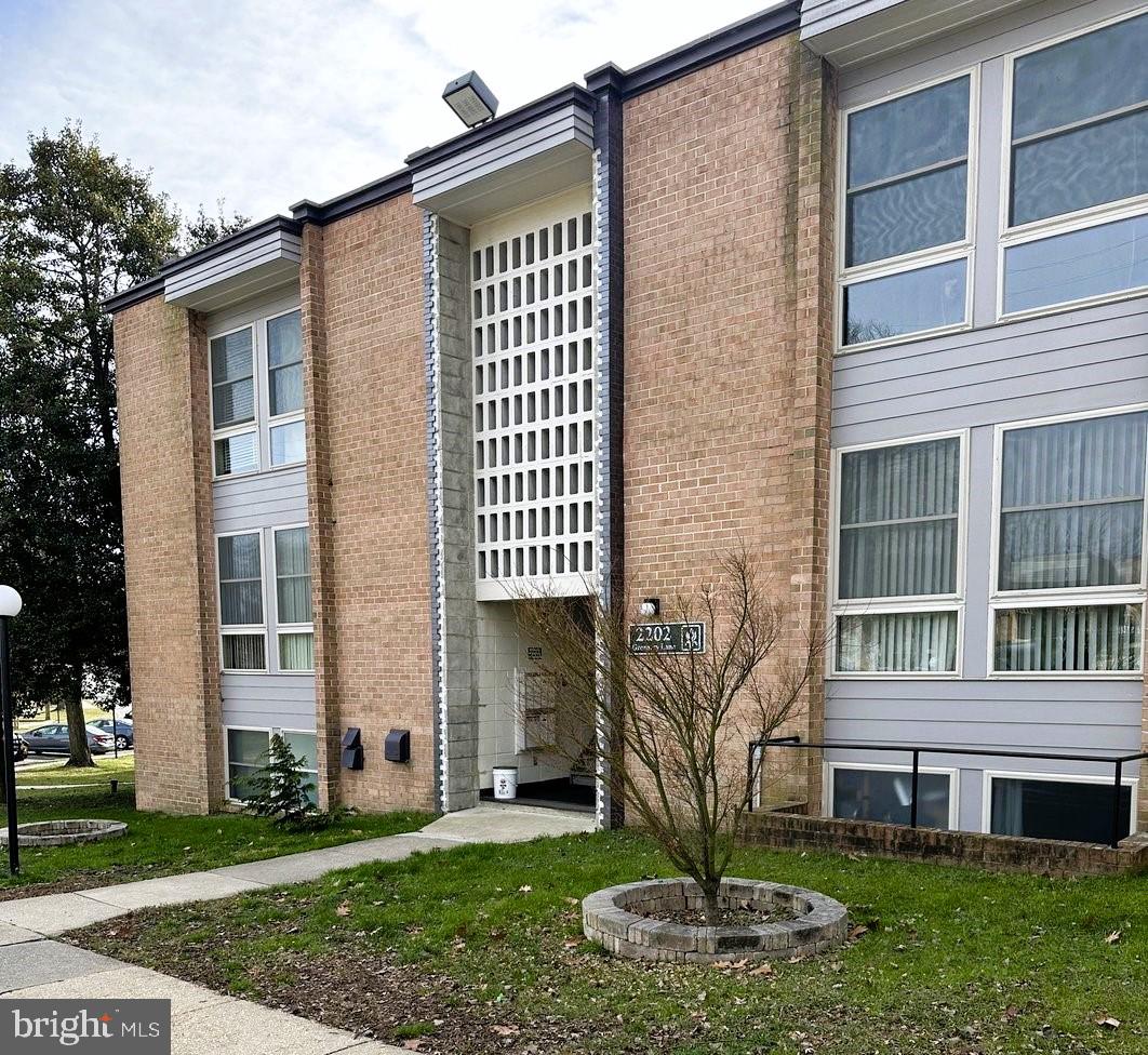 2202 Greenery Ln #301-22