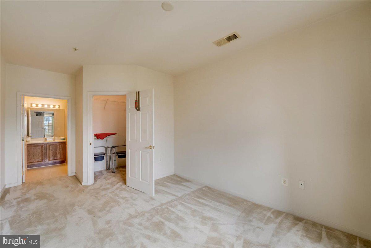 13216 Fox Bow Dr #206