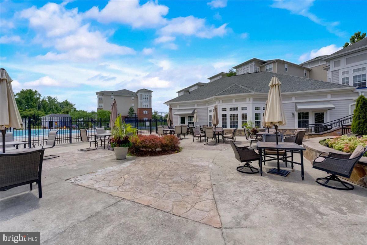 13216 Fox Bow Dr #206