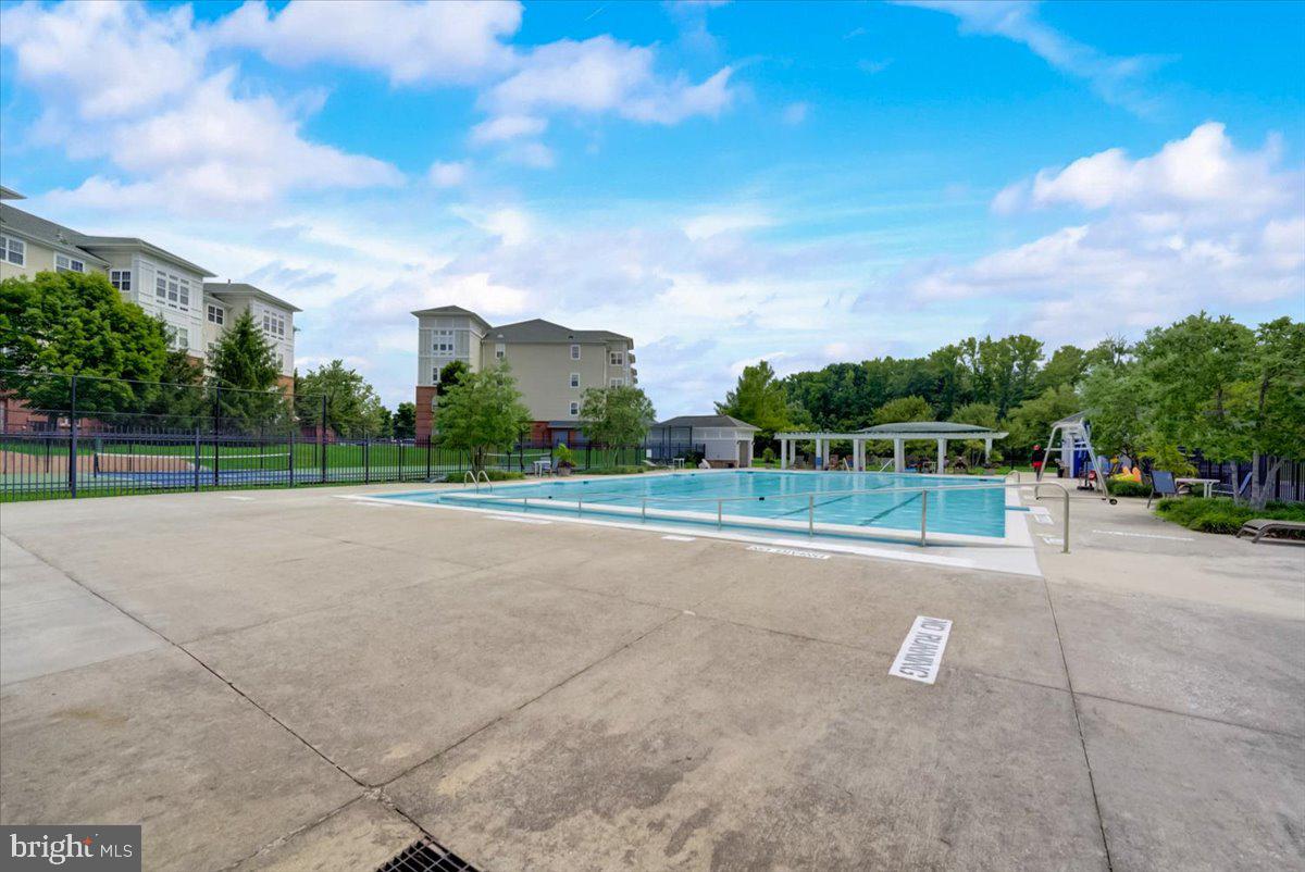 13216 Fox Bow Dr #206