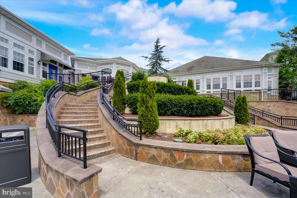 13216 Fox Bow Dr #206