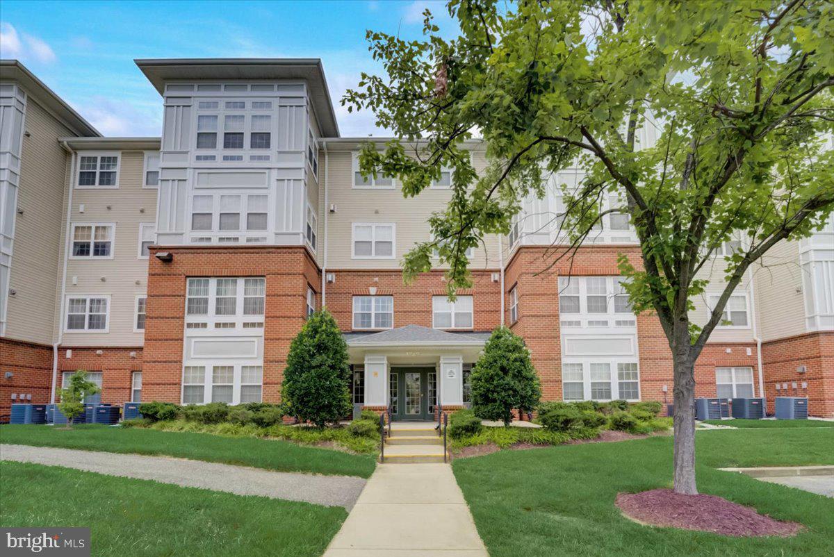 13216 Fox Bow Dr #206