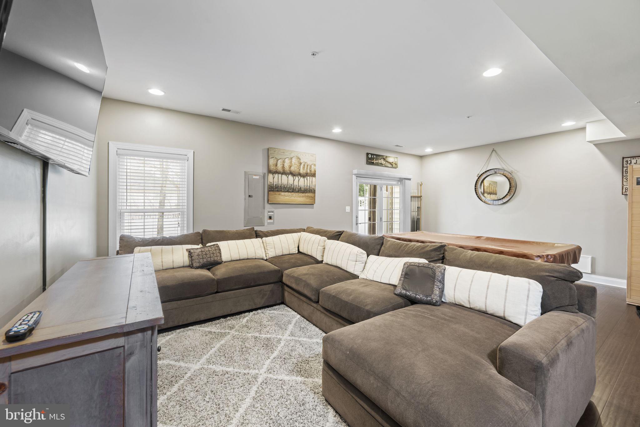 4239 Chariot Way