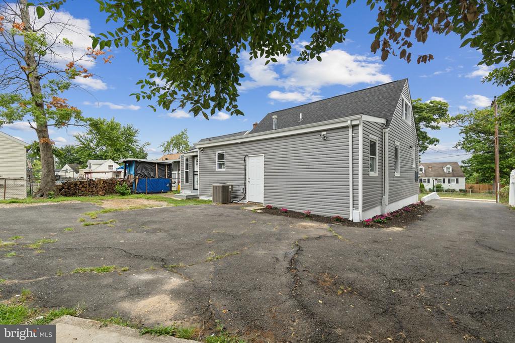 5631 67th Ave