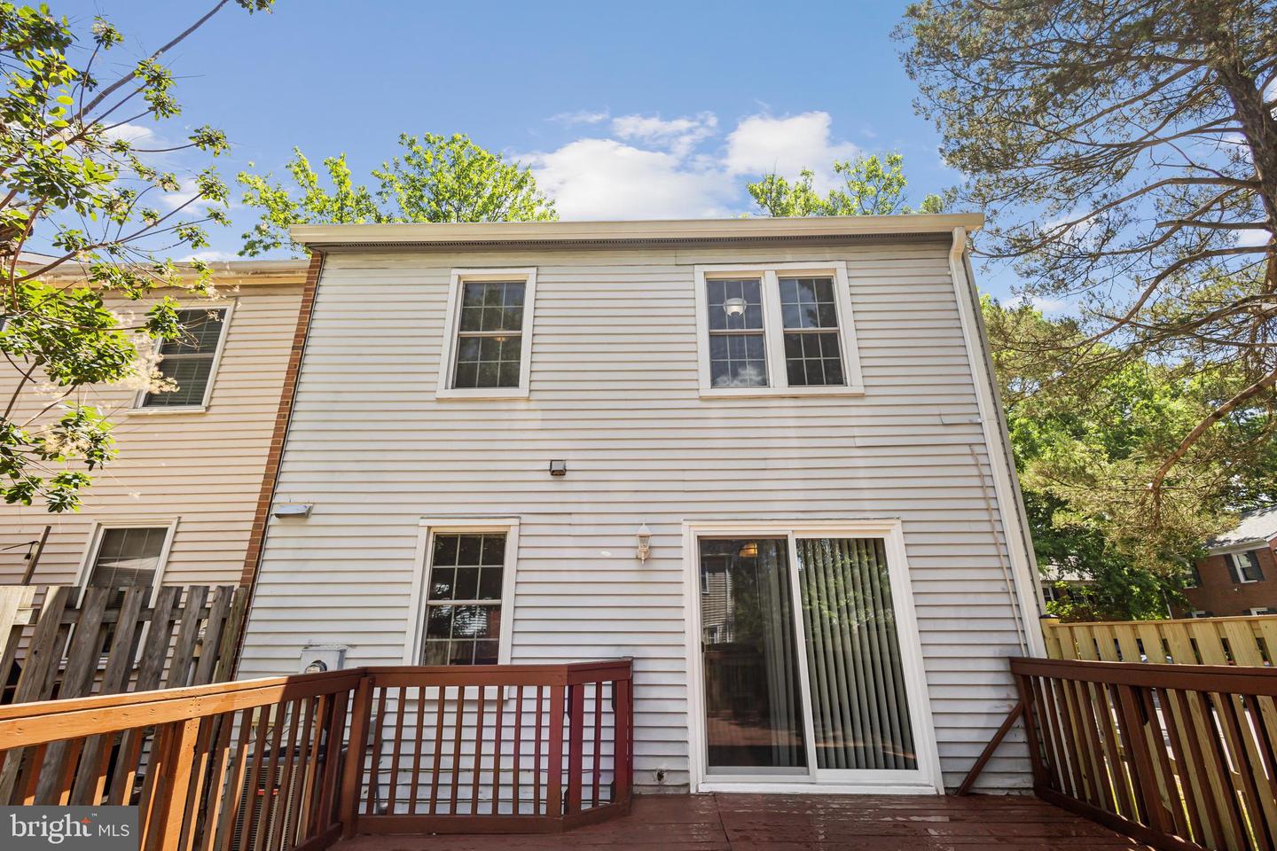 8456 Kitchener Dr