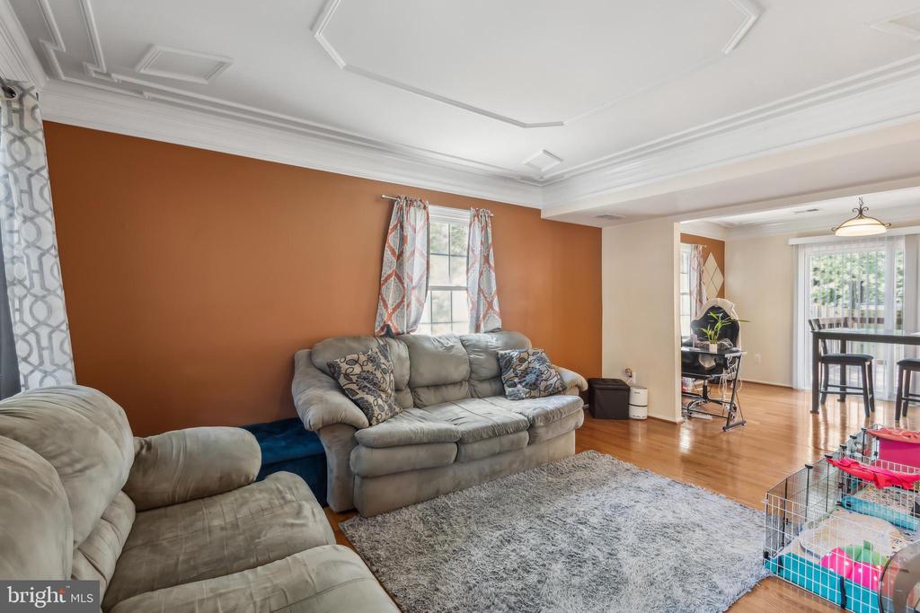 8456 Kitchener Dr