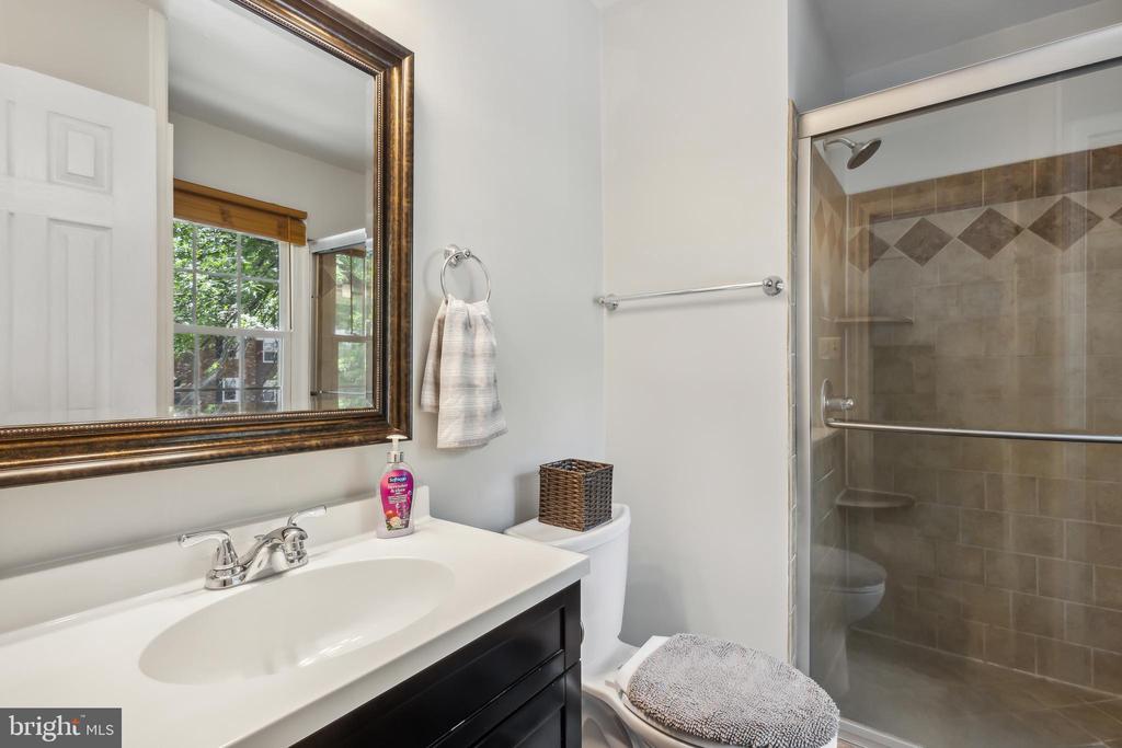 8456 Kitchener Dr