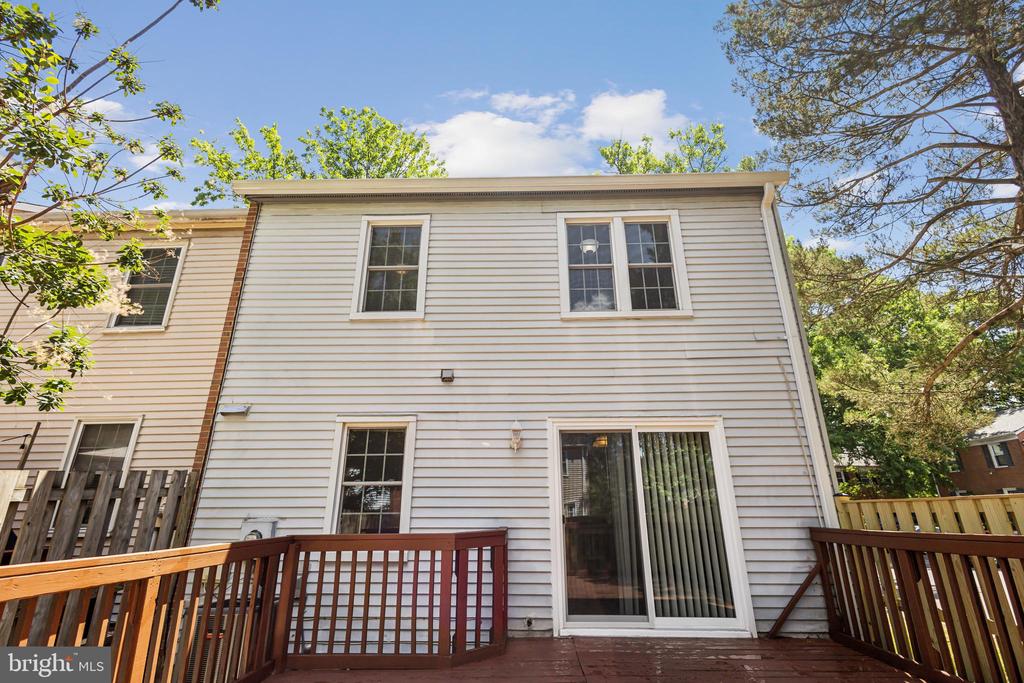 8456 Kitchener Dr