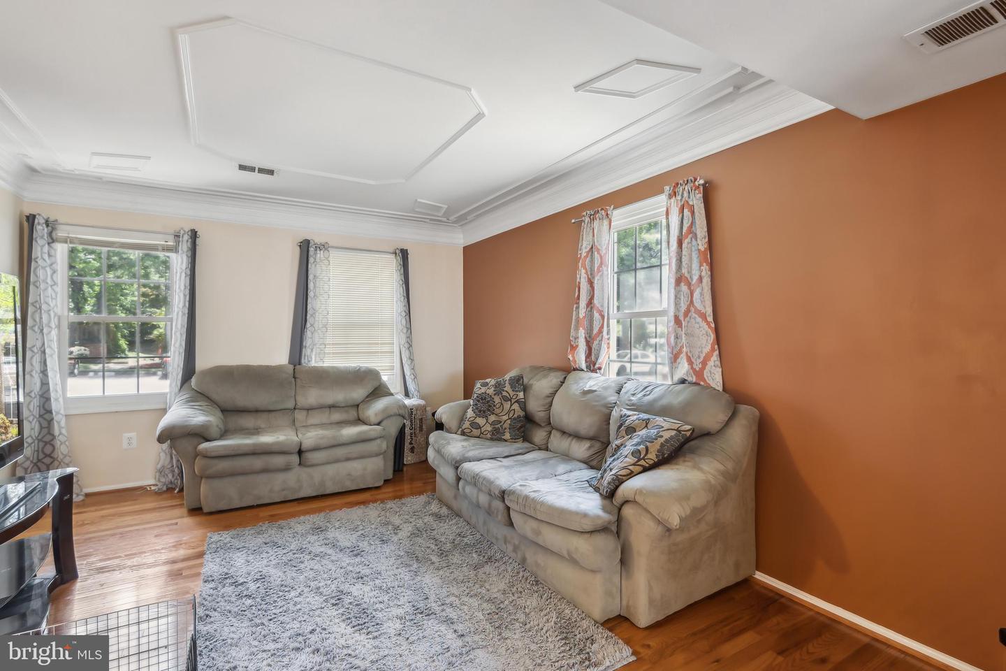 8456 Kitchener Dr