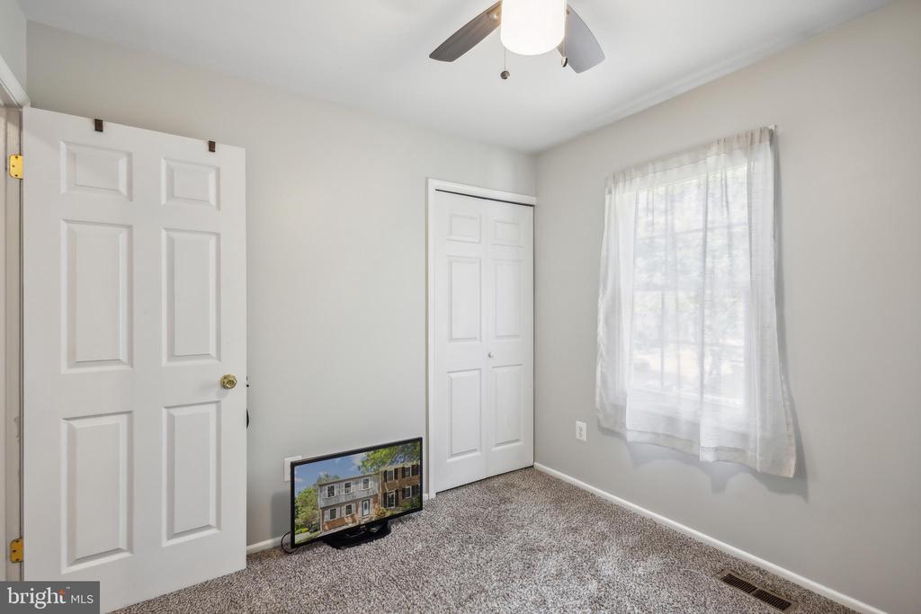 8456 Kitchener Dr