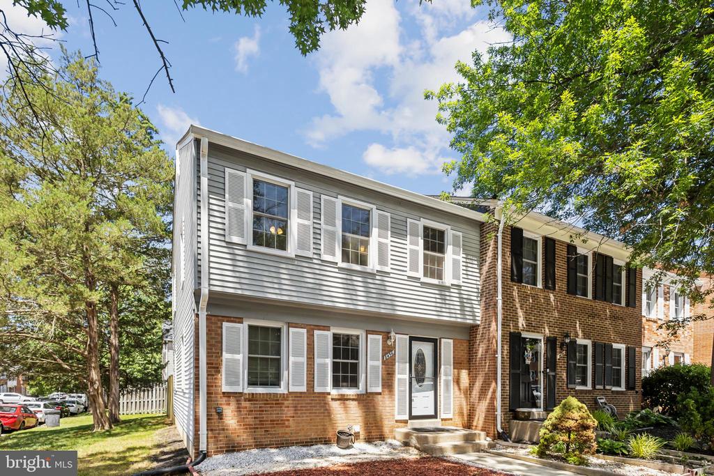 8456 Kitchener Dr