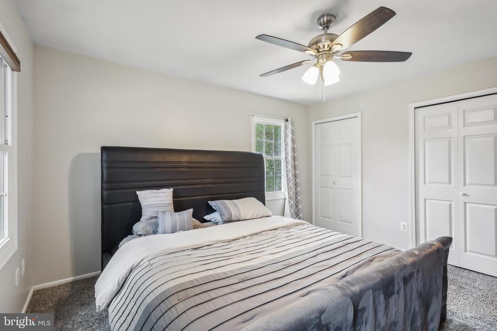 8456 Kitchener Dr