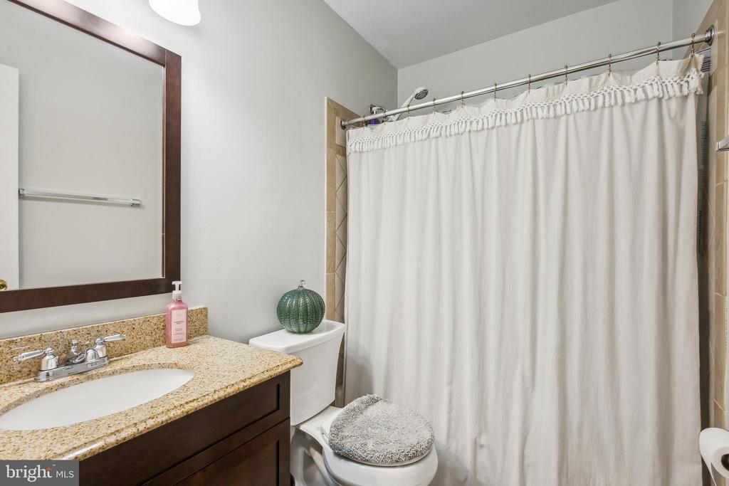 8456 Kitchener Dr