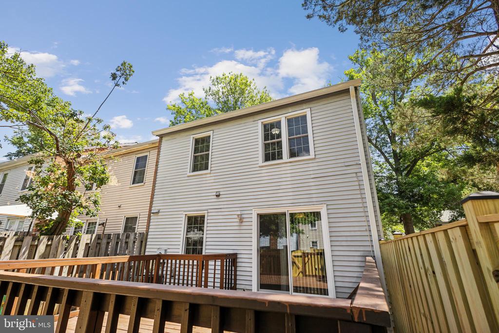 8456 Kitchener Dr